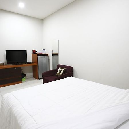 Reddoorz @ Menteng Jakarta Kültér fotó